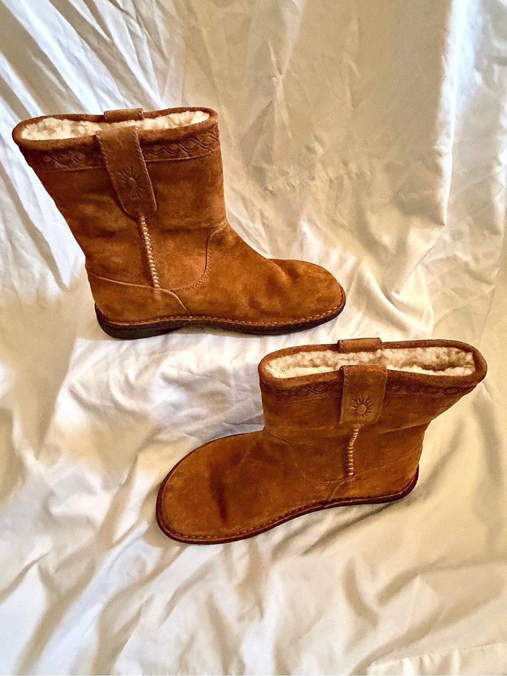 Vintage UGG Aliso Short Shearling-Lined Suede 1756 Chestnut Men’s 7(Women’s 8.5-